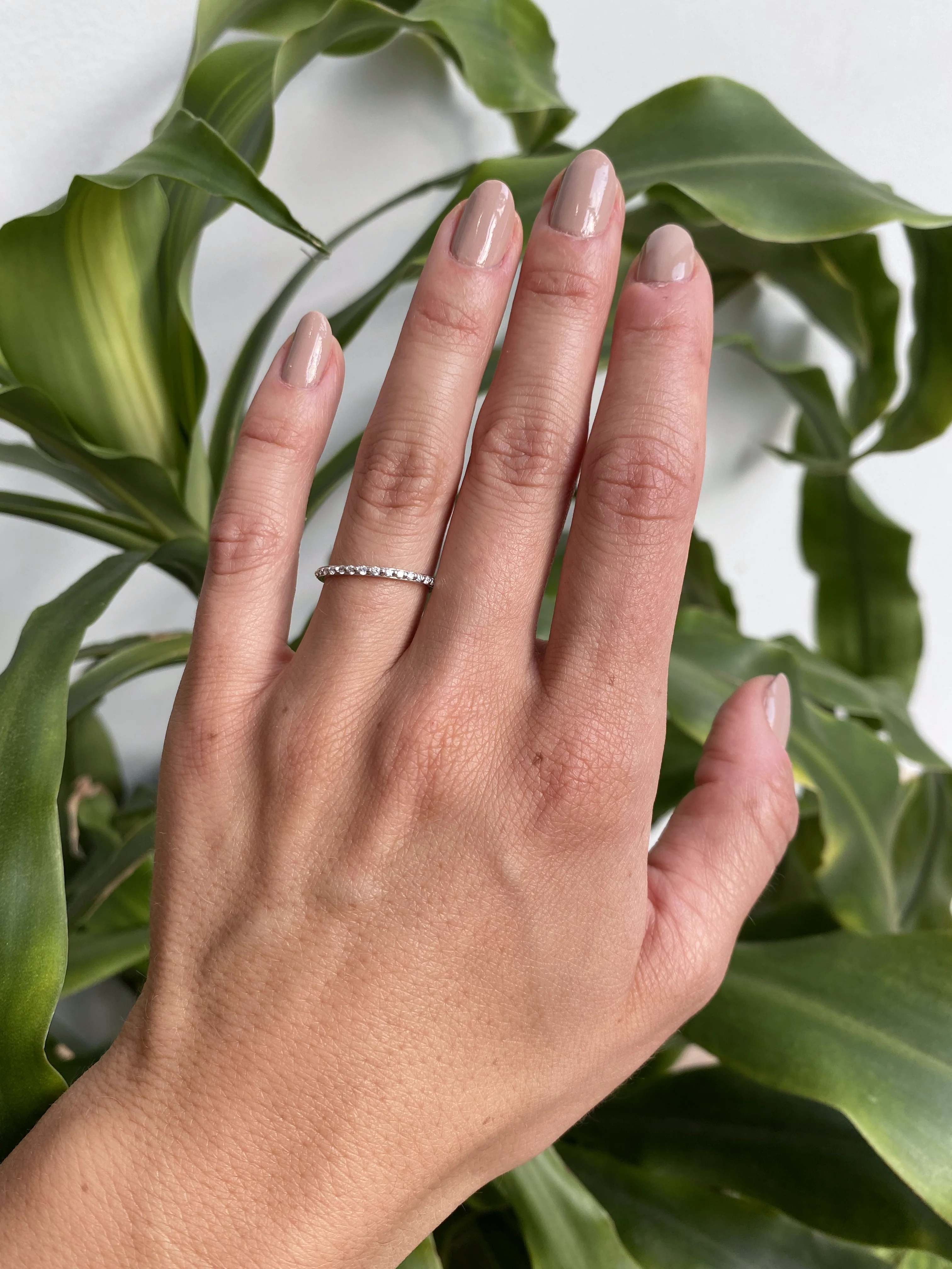 Dew / 1.3mm Round White Diamond Band - Image 4