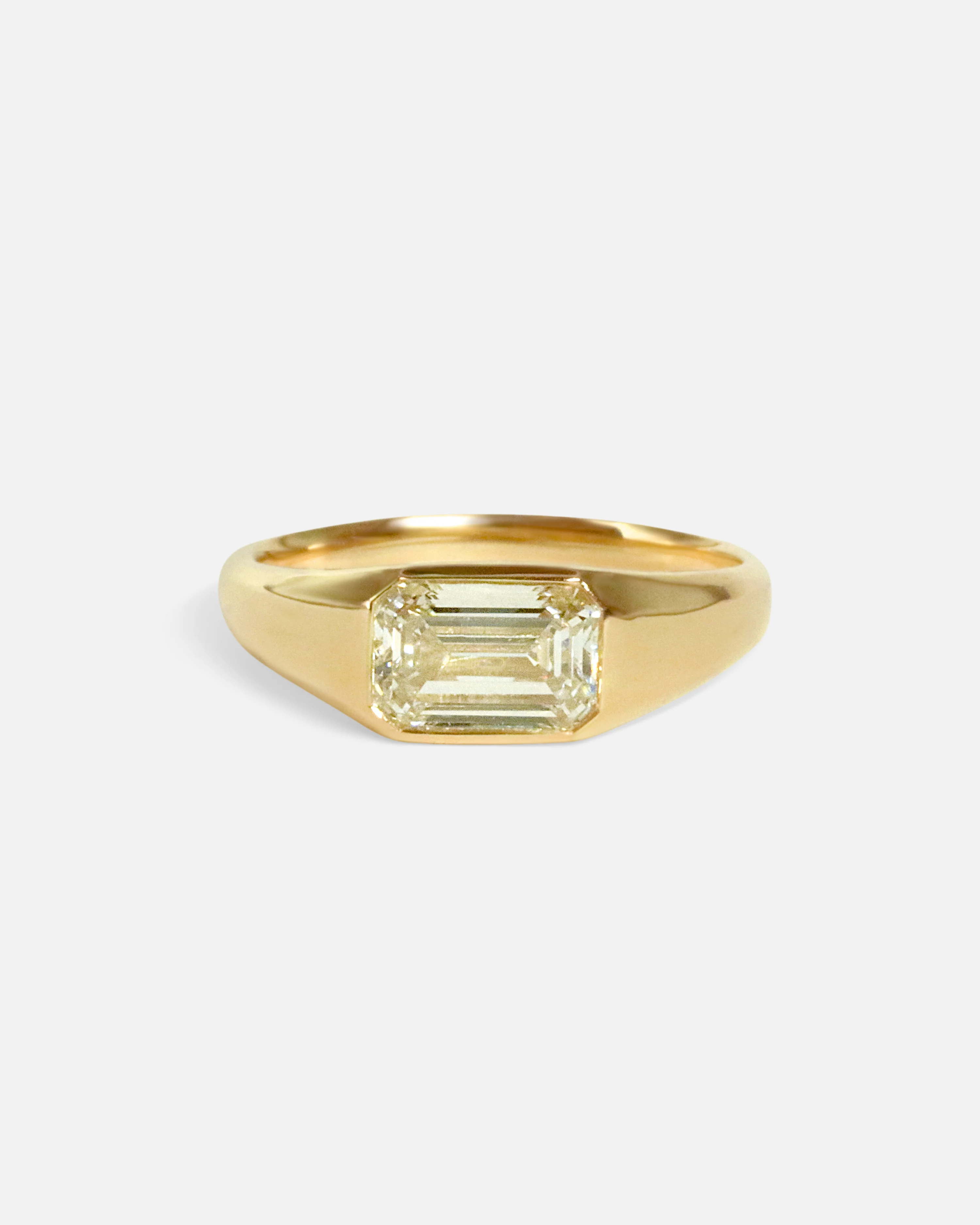 Hideo / Radiant Cut Diamond Ring