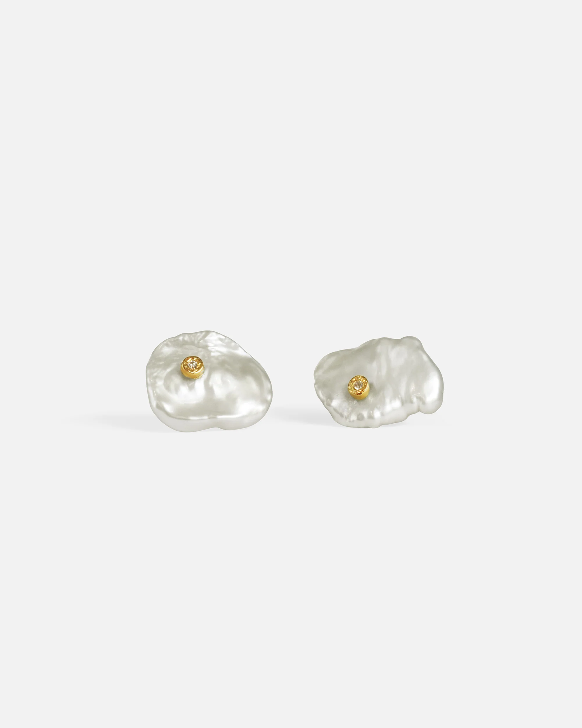 Keshi Petal Studs / V