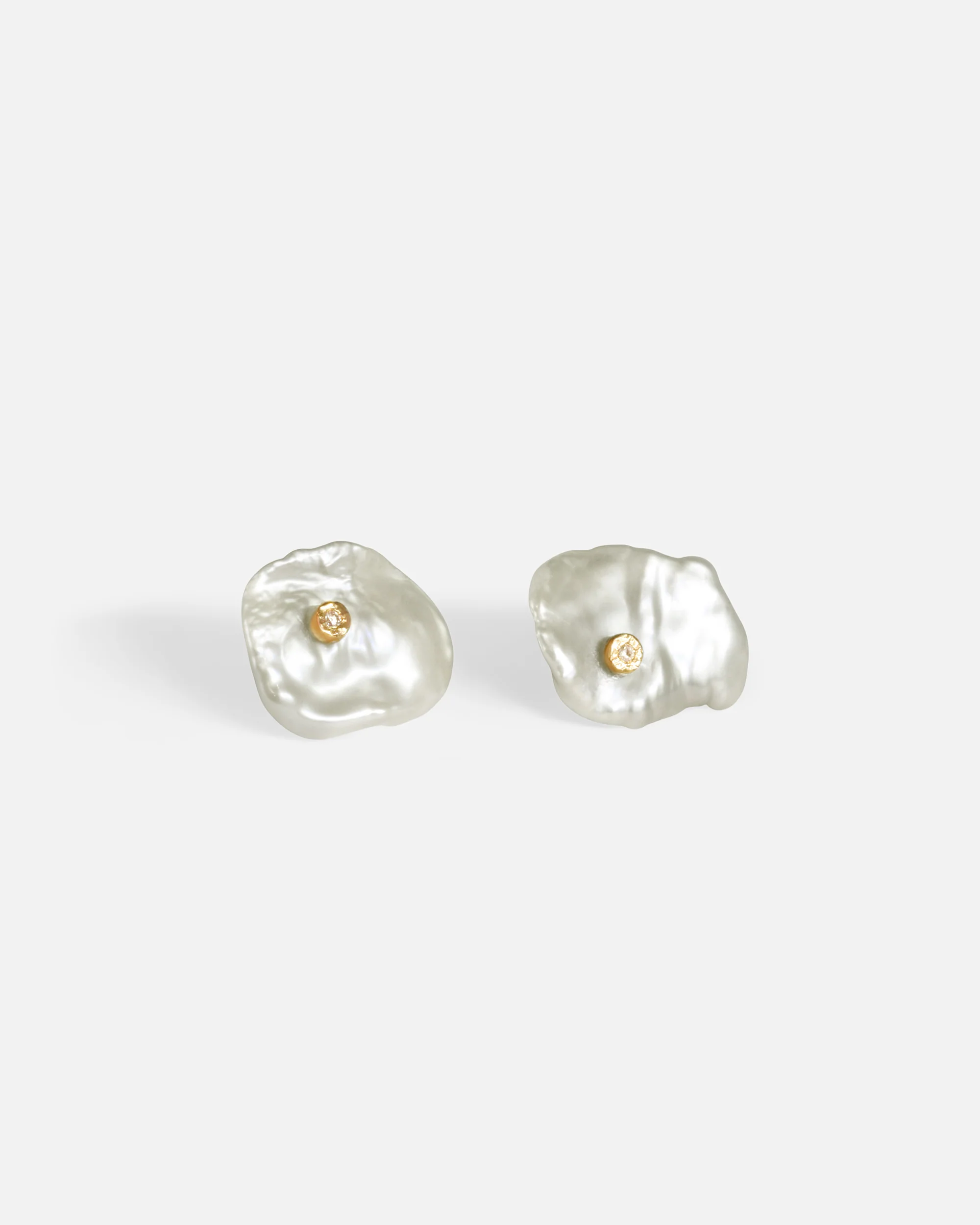 Keshi Petal Studs / V - Image 2
