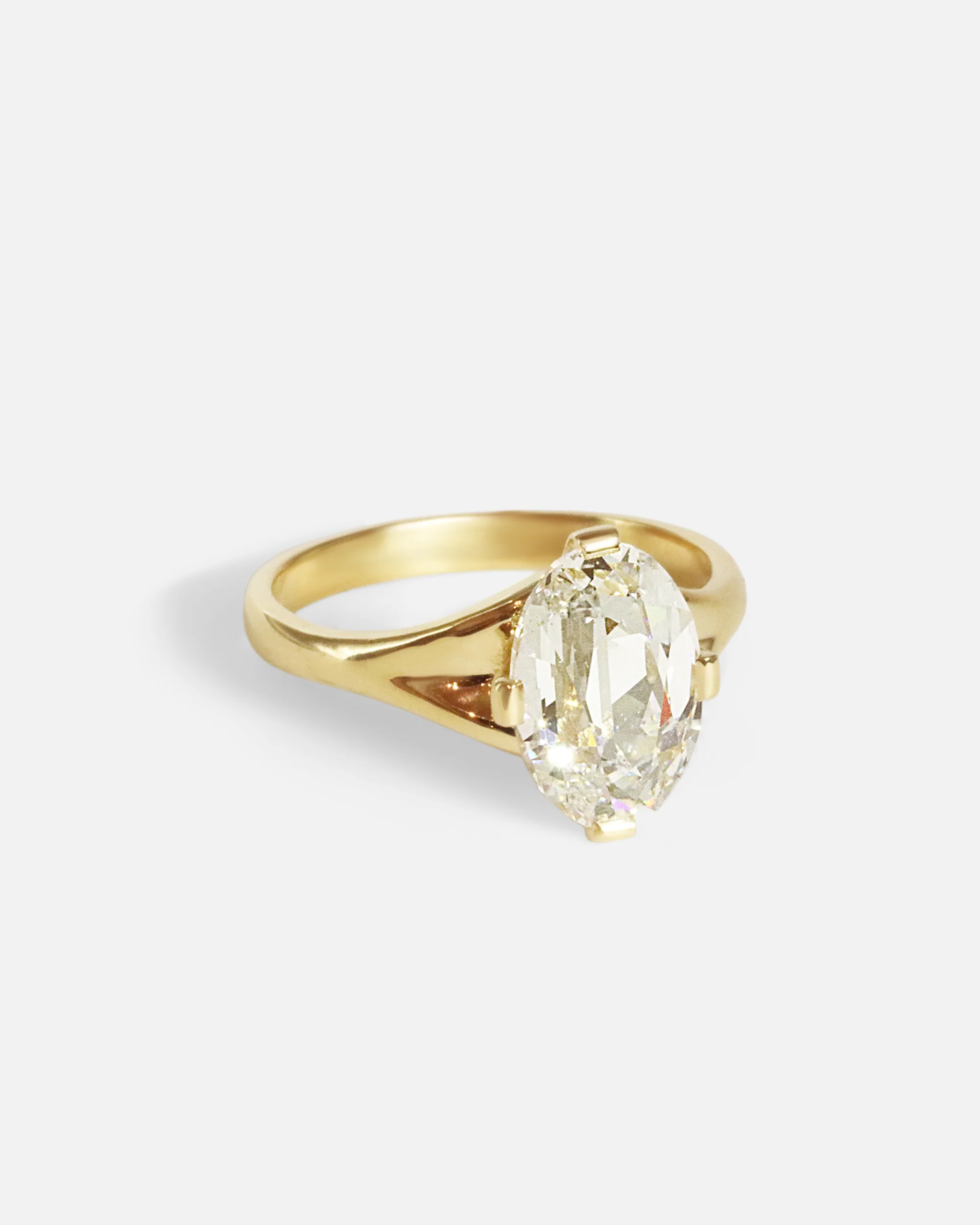 Kita / Antique Cut Oval Diamond Ring - Image 2