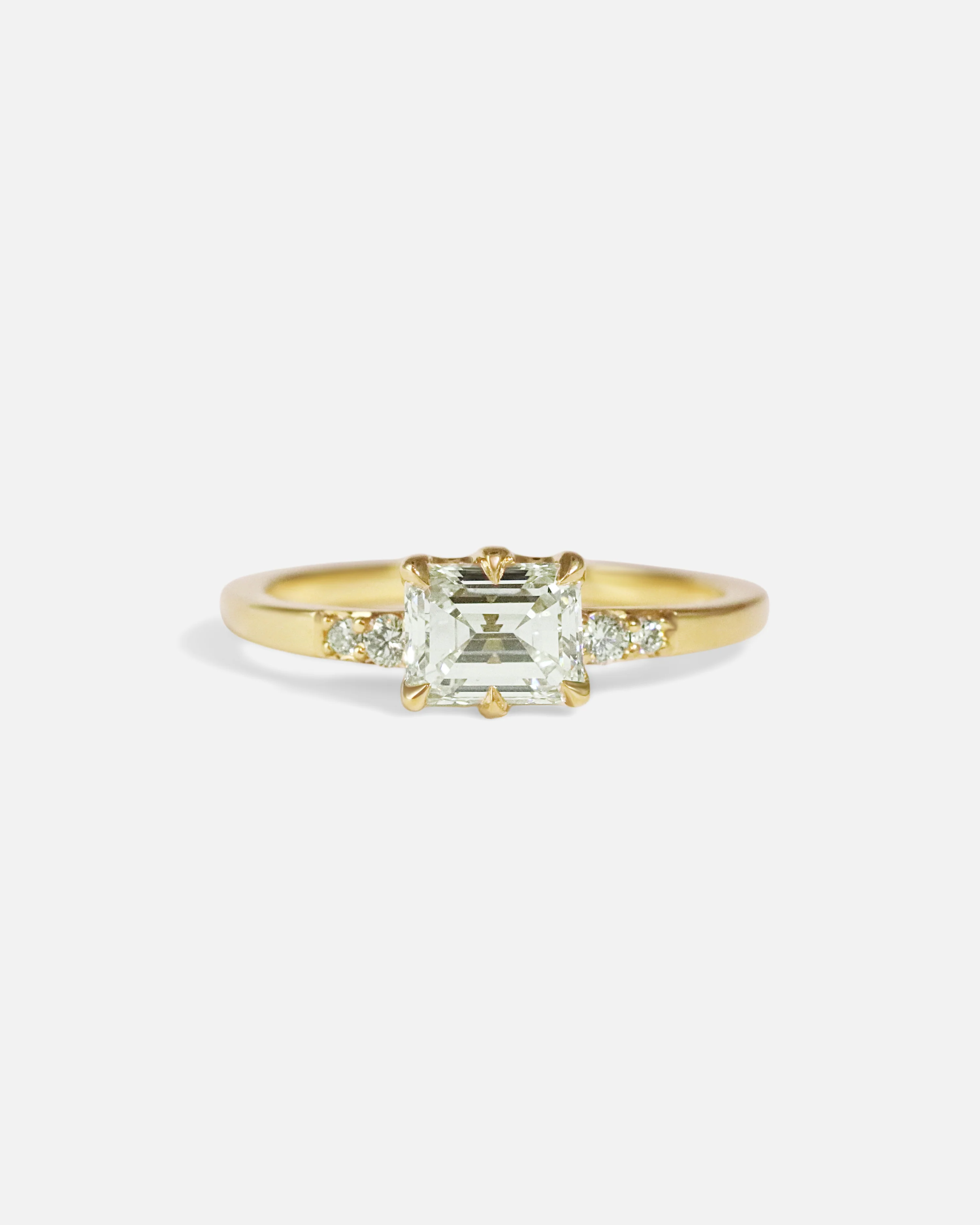 Linea Diamond Ring