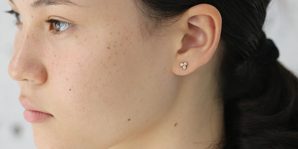 Melee 24A / White Diamond Earrings - Image 3