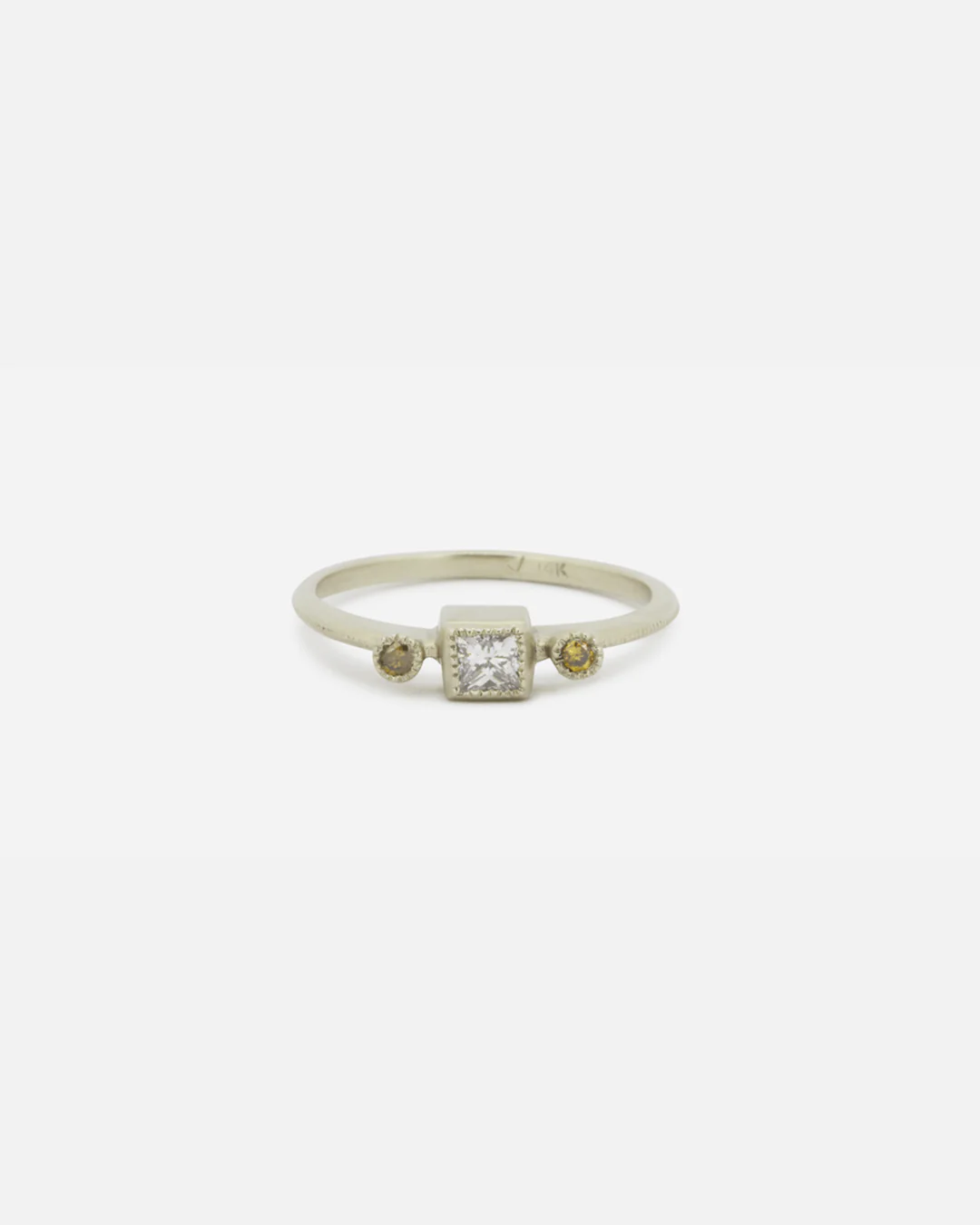 Melee 27 / White and Cognac Diamond Ring