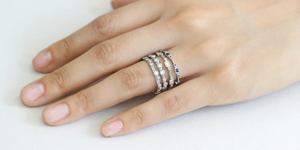 Melee 30 / White Diamond Ring - Image 2