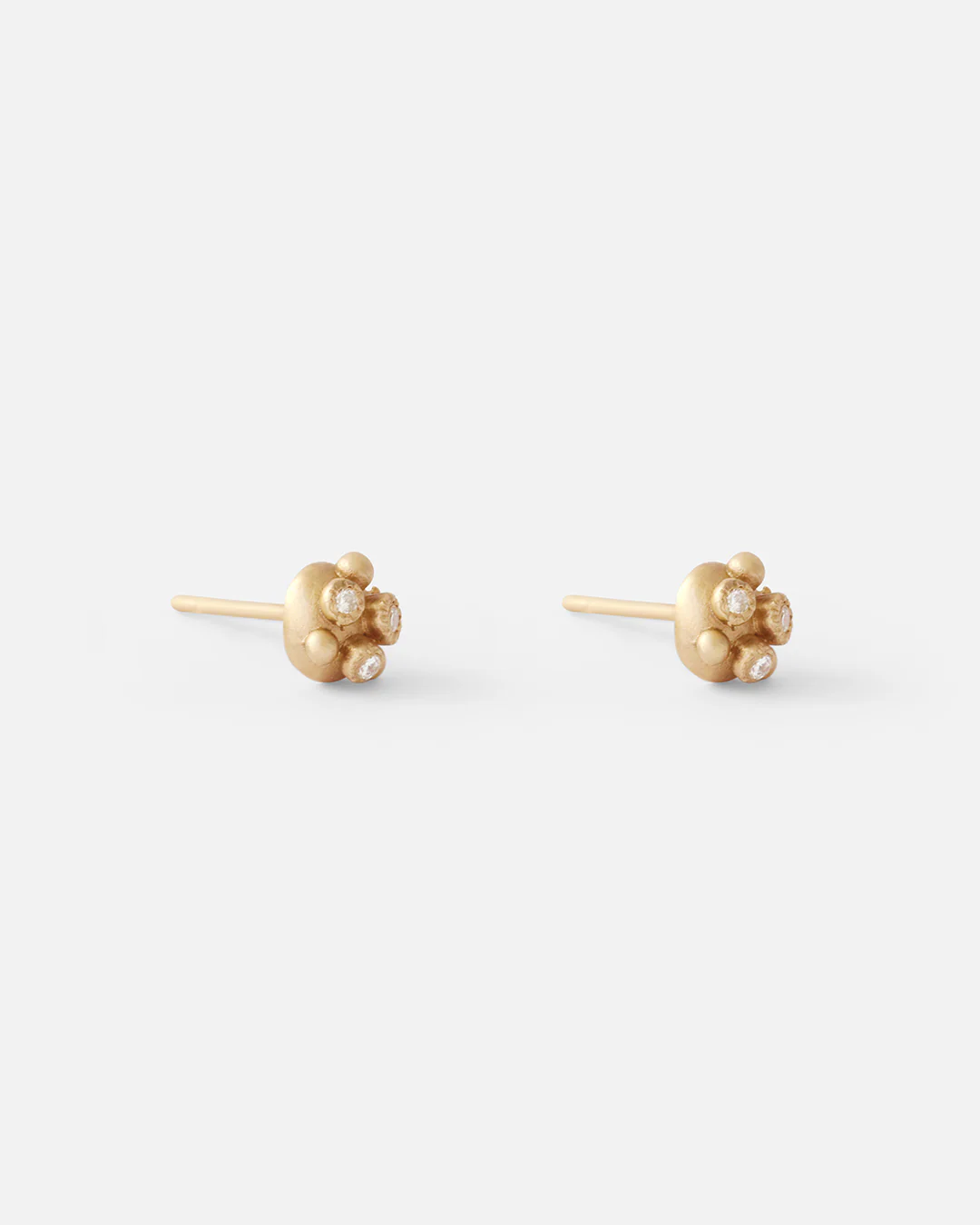 Melee 34A Studs / White Diamond - Image 4