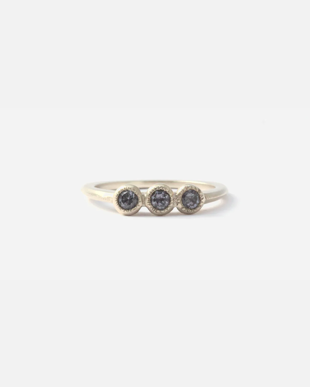 Melee 9 / Small Color Change Garnet Ring