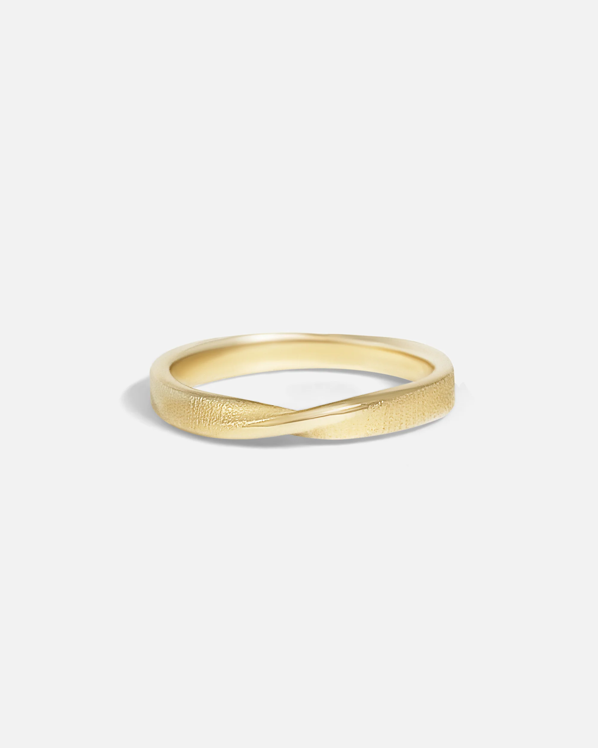 Möbius Twist Ring