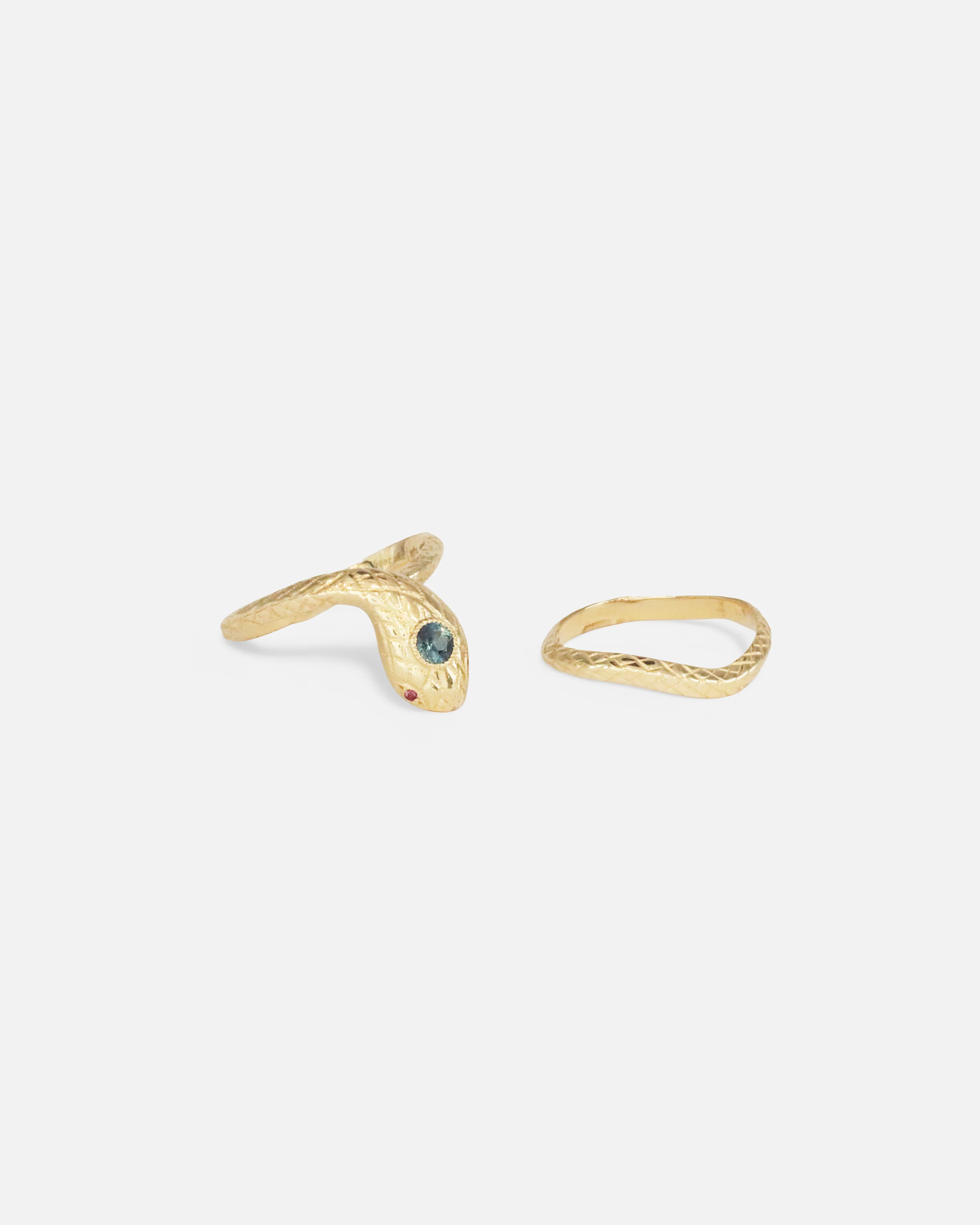 Ornata Ophidia Sapphire Bridal Set / Engagement Ring & Shadow Band - Image 3