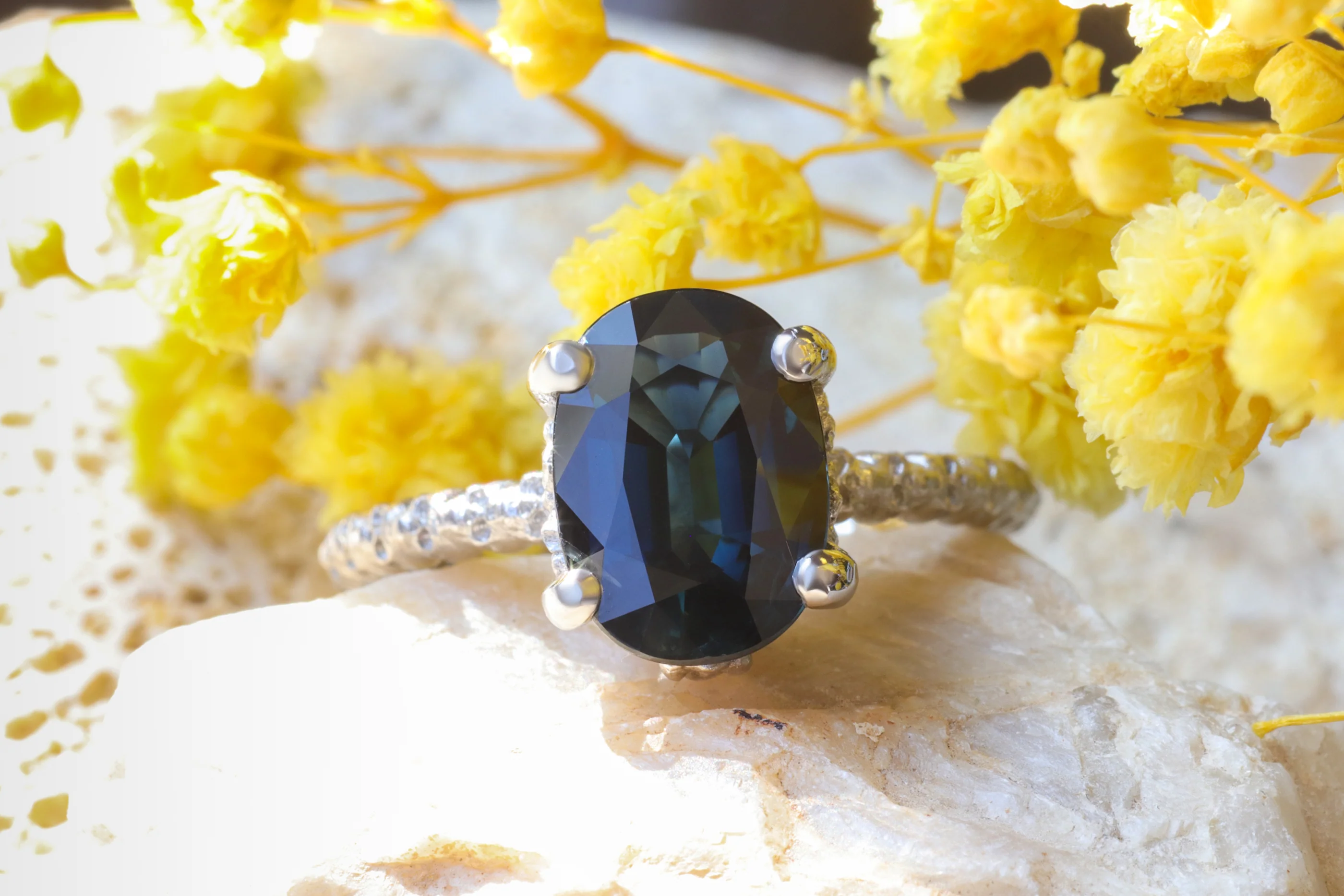 Oval Sapphire / Ring - Image 5