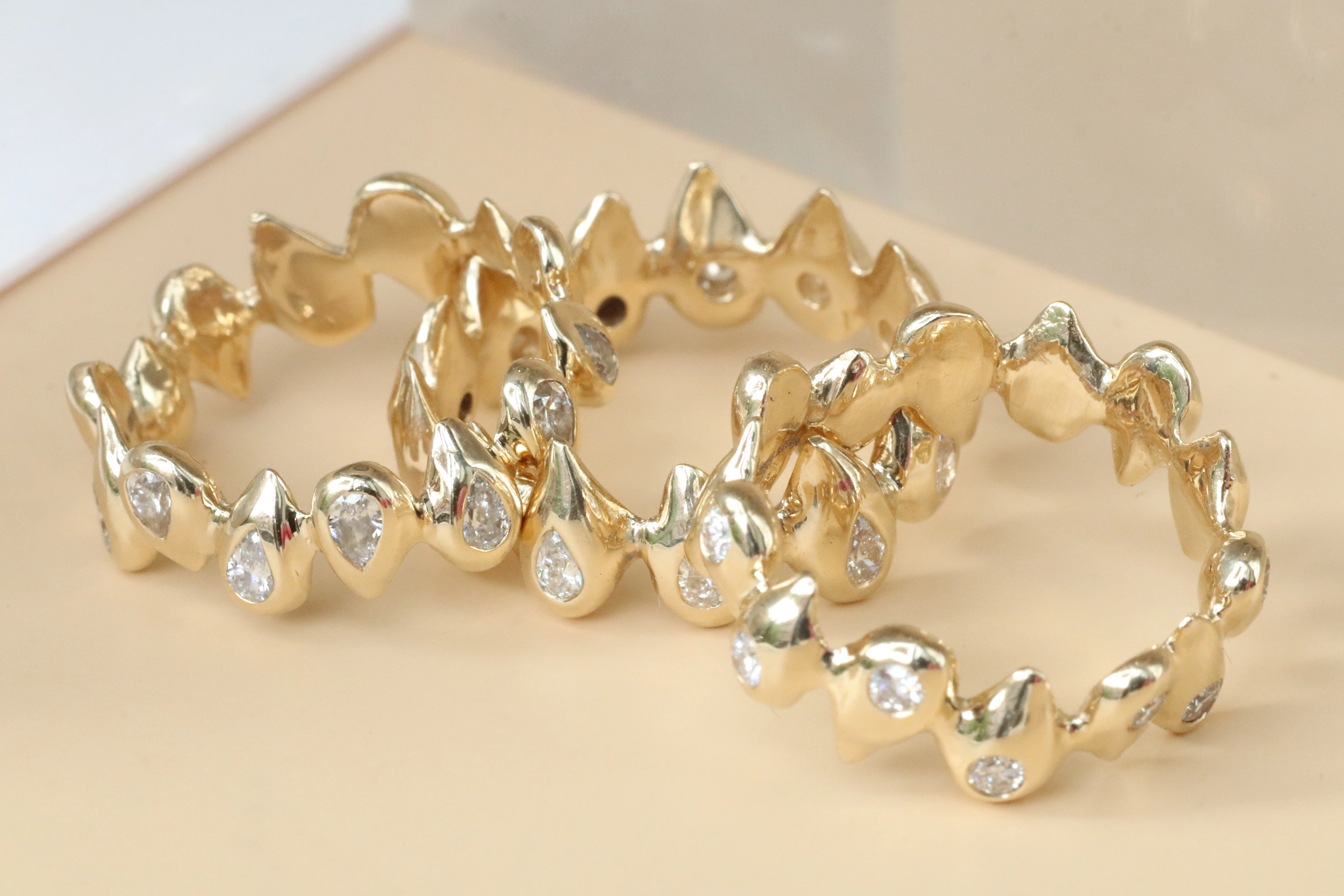 Pyrus Eternity Band / Round Diamonds - Image 3
