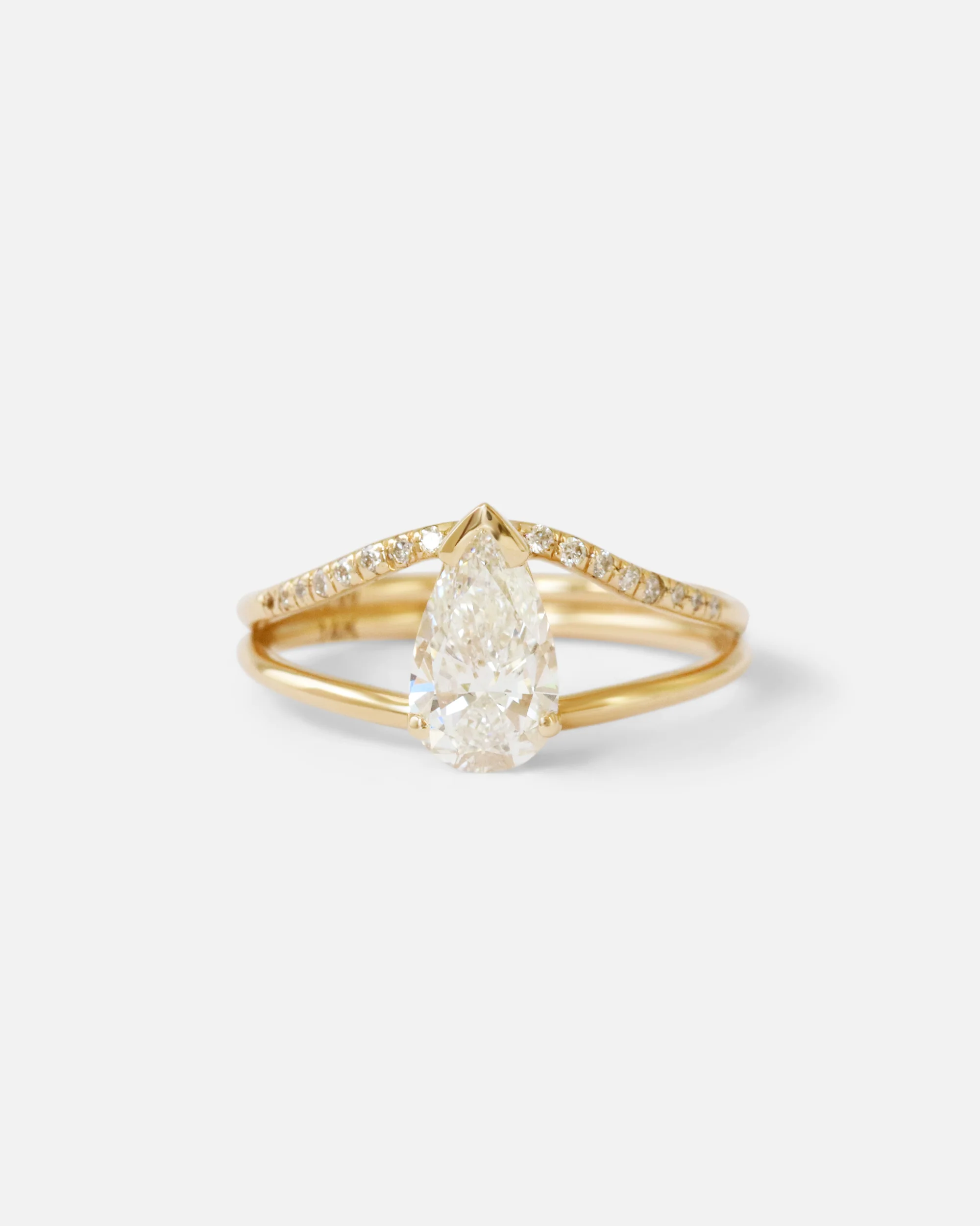 Rhea / Pear Diamond Ring