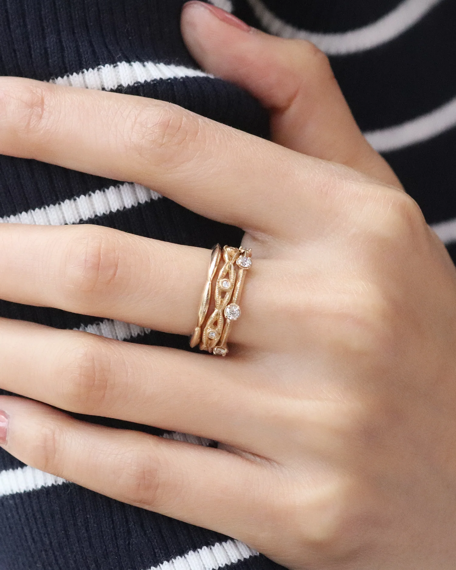 Romantic Array / Linear Diamond Band - Image 3