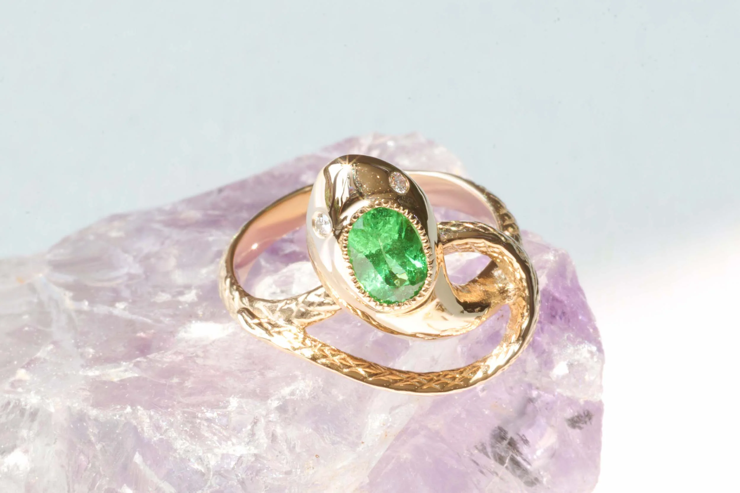 Serpentes Ring / Tsavorite and Diamonds - Image 3