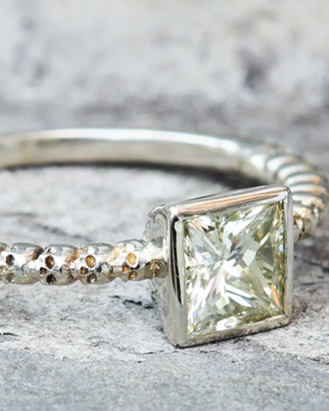 Square Bezel Skull Shank / White Diamond - Image 4